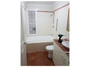 Interior decorating: bathroom renovation: before image